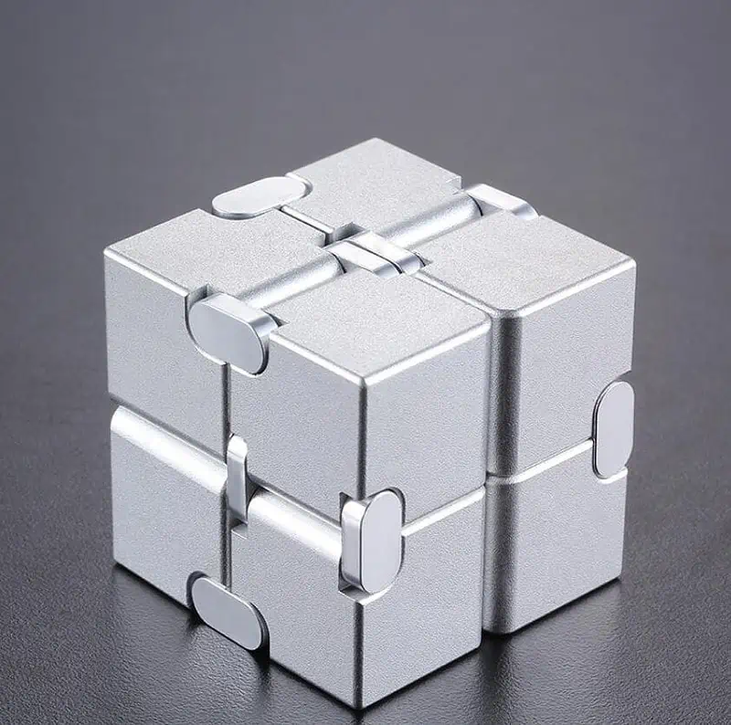 Jouet Anti-Stress Cube Infini Aluminium - Shop Antistress